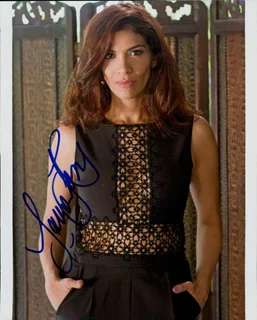 Laura Gomez autograph