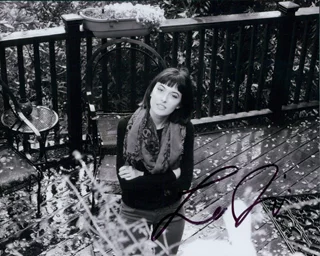 Lulu Jovovich autograph