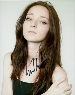 Emma Dumont autograph