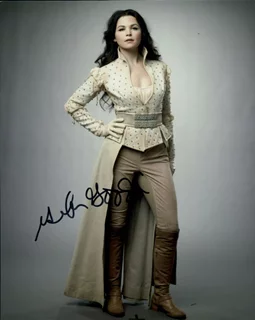 Ginnifer Goodwin autograph