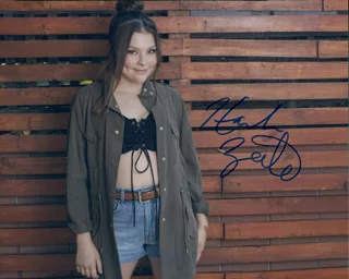 Hannah Zeile autograph