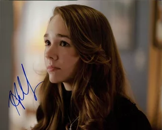 Holly Taylor autograph