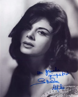 Sandra Milo autograph