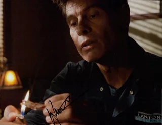 Hank Cheyne autograph