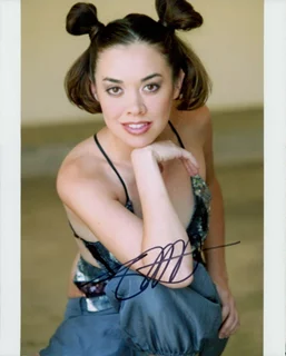 Tara Platt autograph