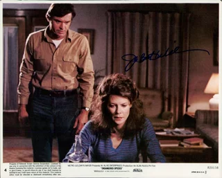 JoBeth Williams autograph
