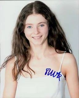 Thomasin McKenzie autograph