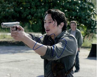 Steven Yeun autograph