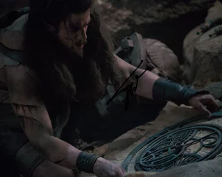 Toby Kebbell autograph