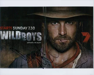 Daniel MacPherson autograph