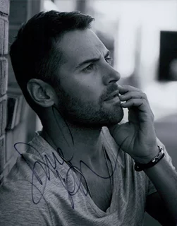 Daniel MacPherson autograph