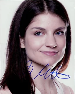 Bridey Elliott autograph