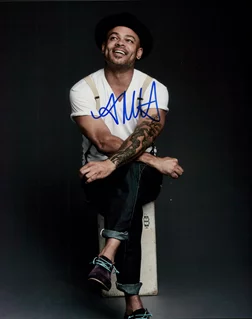 Anthony Hemingway autograph