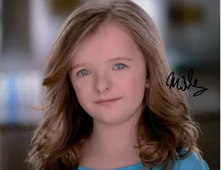 Milly Shapiro autograph