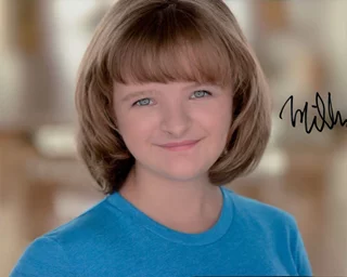 Milly Shapiro autograph