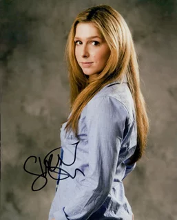Shoshannah Stern autograph