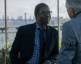 Vondie Curtis-Hall autograph