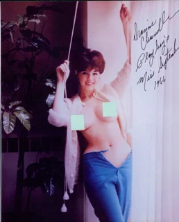 Dianne Chandler autograph
