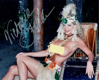 Victoria Zdrok autograph