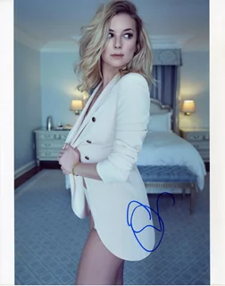 Emily Van Camp autograph