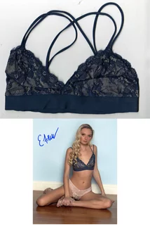 Emily Trudeau autograph