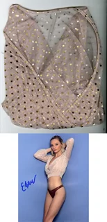 Emily Trudeau autograph