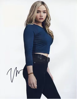 Natalie Alyn  Lind autograph