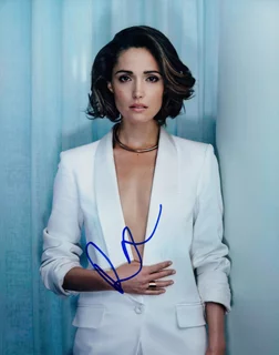 Rose Byrne autograph