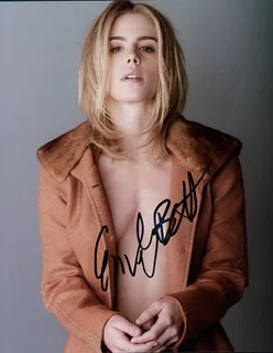 Emily Bett Rickards autograph