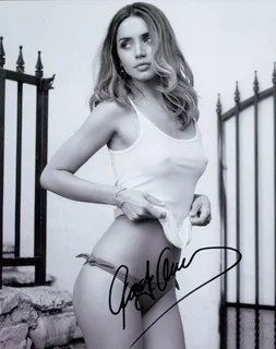 Ana de Armas autograph
