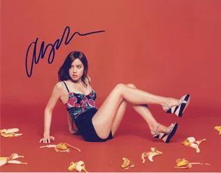 Aubrey Plaza autograph