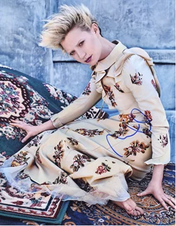 Mia Wasikowska autograph
