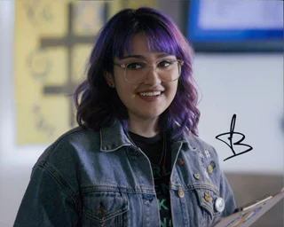Ariela Barer autograph