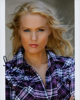 Darcy Donavan autograph