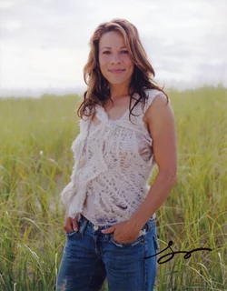 Lili Taylor autograph