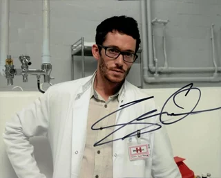 Simon Quarterman autograph