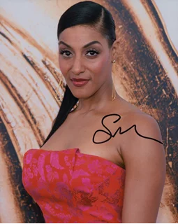 Sarah Jones autograph