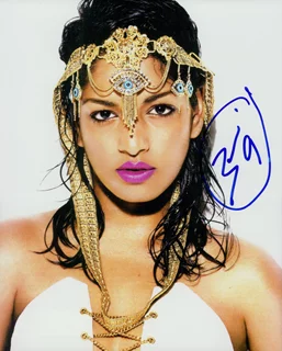 Maya Arulpragasam autograph
