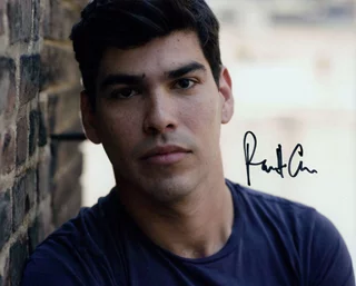Raul Castillo autograph