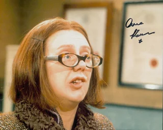 Anna Karen autograph