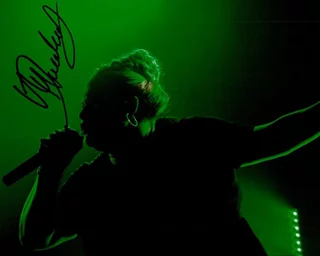 Danielle Macdonald autograph