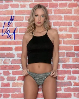 Callie Ryan autograph