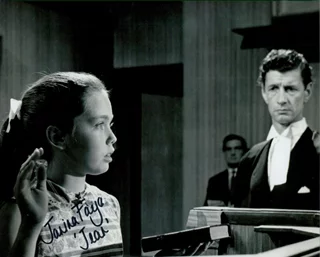 Janina Faye autograph