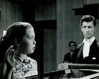 Janina Faye autograph