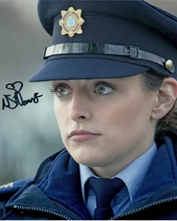 Nora-Jane Noone autograph