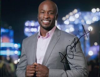 Akbar Gbajabiamila autograph