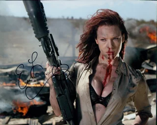 Erin Cummings autograph