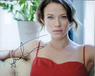 Scottie Thompson autograph