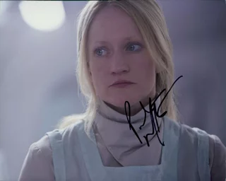 Paula Malcomson autograph