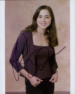 Linda Cardellini autograph